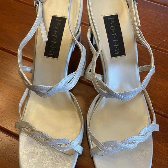 Size 8 light silver/grey dressy heels SALE❗️ - Picture 2 of 7